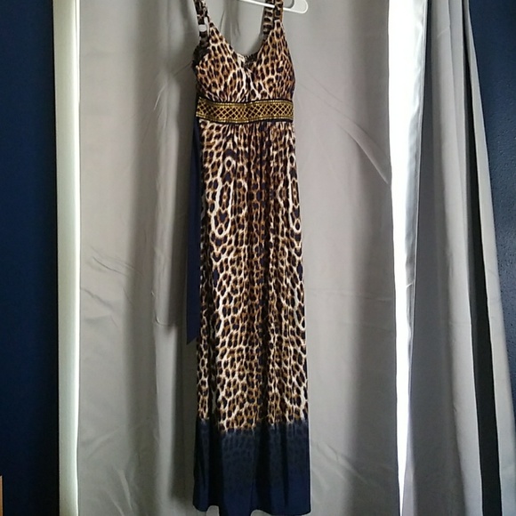 Bundle of maxi dresses and one romper - Picture 4 of 5